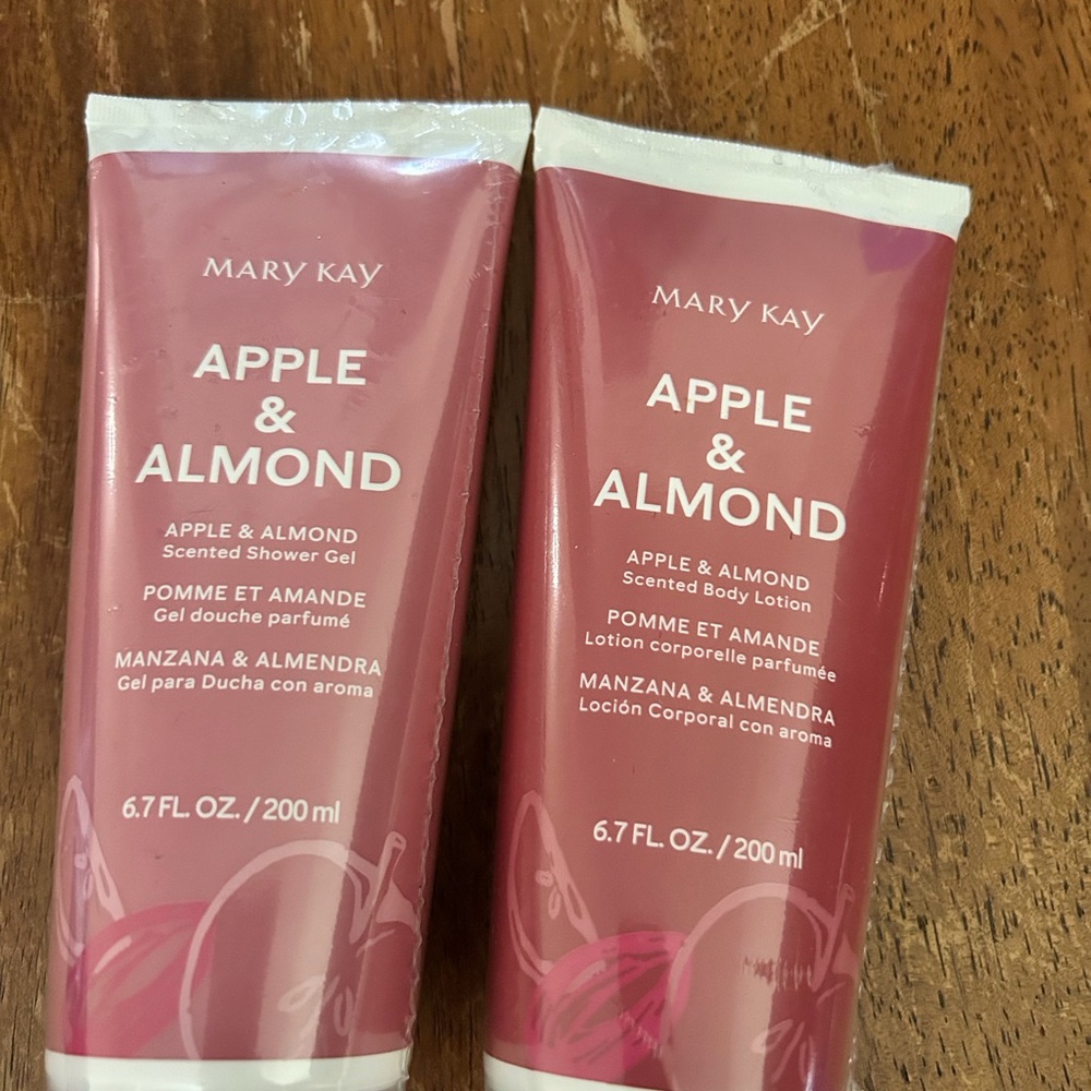 Mary Kay Apple & Almond Scented Duo